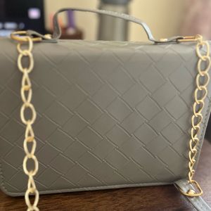 Women textured cute new sling bag