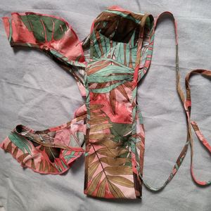 SHEIN Floral Printed Bikini Top