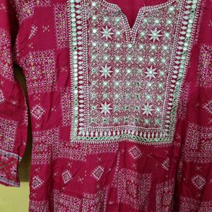 Magenta Women Kurta Set With Pant And Dupatta