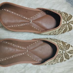 Ethnic Juttis