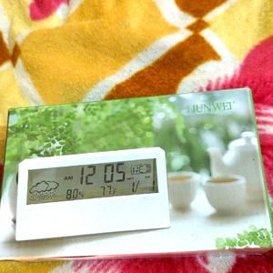 Modern LCD Table Clock For Home Decoration Useful