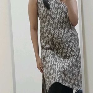 Sleeveless Long Kurti