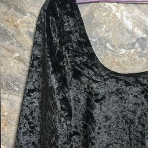 Velvet black bodycon dress