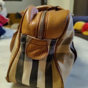 Auth Burberry House Check Pattern Shoulder Bag