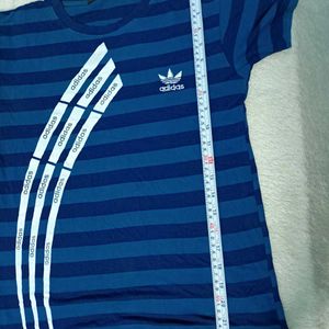 Adidas Tshirt M Size