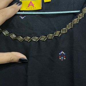 Women Black Kurta With Detachable Cape