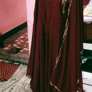 😍Heavy Stonework Amazing Sleeves Gown Dupatta🥰