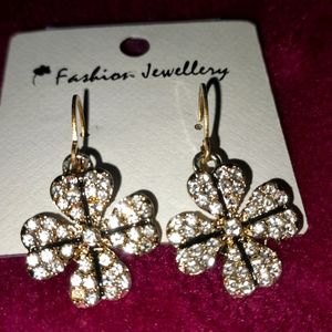 Earring (LUCKY Four Leaf Clover)