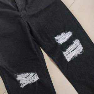 Black Ripped Straight Jean