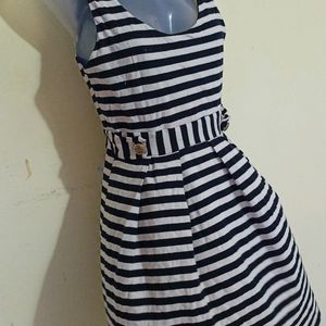 35A. FOREVER 21 CUTE DRESS