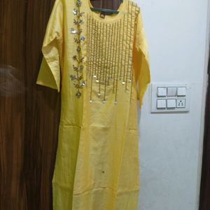 Yellow Kurtha Set With Grey Chunni Like Nw