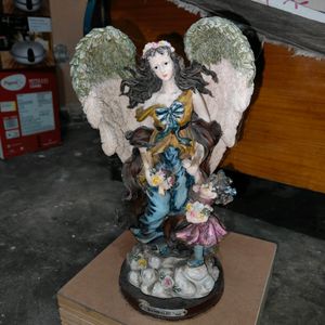 Guardian Angel Statue 👼😇