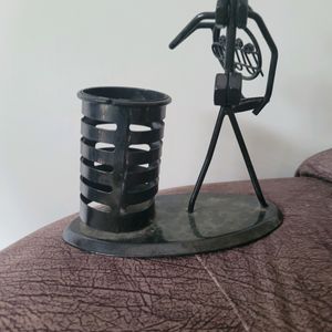 Beutiful Metal Pen Holder Stand