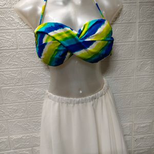 Chic Swirl Bikini Top with Halter Neck for Curvy W