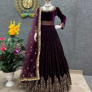 New Bollywood Stayle Beautiful Gown Dress Ne