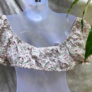 SHEIN CUTE FLOWER PRINT CROP TOP