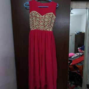 Sleevless Pick Gown