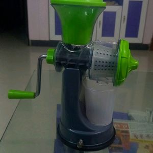 Mini Portable Juicer