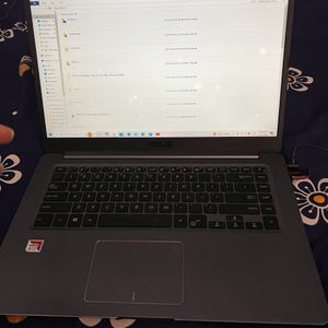 Asus laptop in a very good condition 8gb ram 512 s