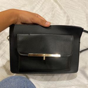 black sling bag