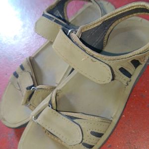 7 to 8Year Sandal Good Condition