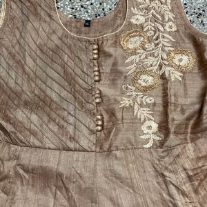 New Anarkali Kurta Set For Grabs