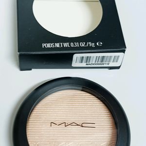 ORIGINAL MAC HIGHLIGHTERIN THE SHADE DOUBLE GLEAMEXPIRY IN 09/26QUANTITY 9GMRP 4000/-UNUSEDAUTHENTICLUXE BRANDNO COINSNO SWAPNO RETURNS