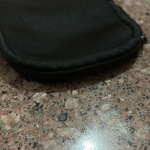 Electronic pouch with zipper for Headphones