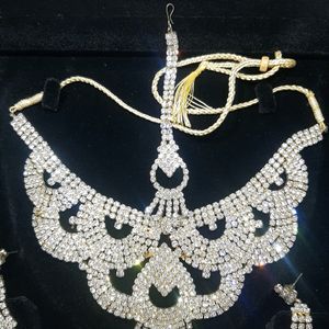 White Colour Jarkan Set With Maang Tikka And Earri