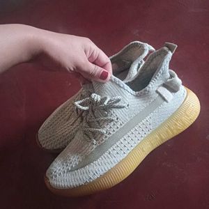 Yeezy Sports Shoes