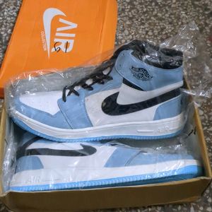 Nike Air Jordan 1 University Blue Reps.