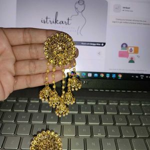 Beautiful Jhumki Design Golden Earrings