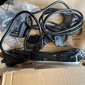 Andis Trimmer Unused With All Accessories Intact