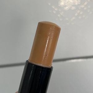 Lakme Facelift Foundation Stick- Warm Beige