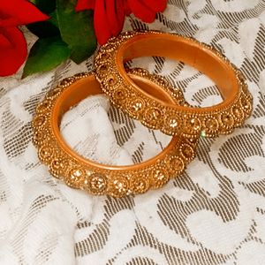 Stones Bangles Set Of 2..