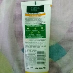 Garnier Vitamin-c Face Wash For Men