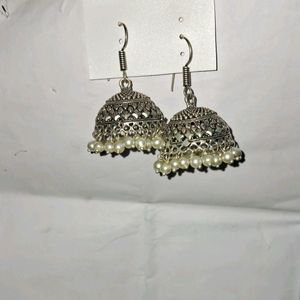 Silver Colour Jhumka Set With White Moti