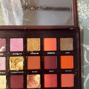 Huda Beauty Naughty Nude Eyeshadow Palette