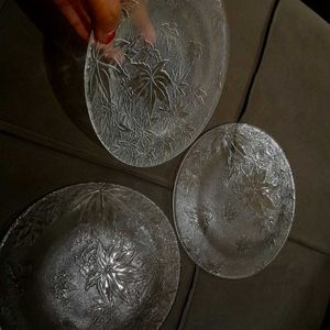 Frosted Glass Dinner Set. 8 Plates + 4 Bowl