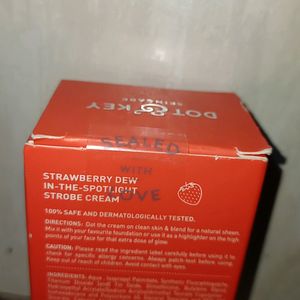 Dot & Key Strobe Cream Strawberry