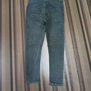 Z-95 Size 32 Slim Fit Women Denim Jeans