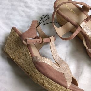 Nude-Pink Wedges