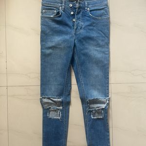 TORN BLUE JEANS FOR MENS