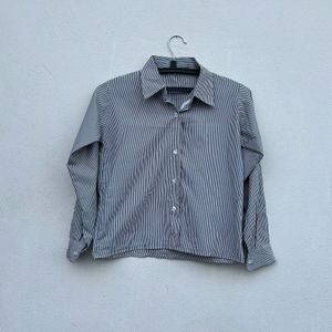 Lining Crop Shirt