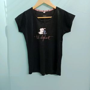 4 T-shirts