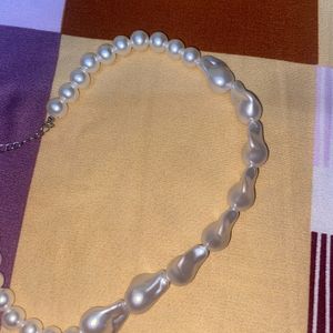 Authentic Elegant  Trendy Rich Pearls Necklace