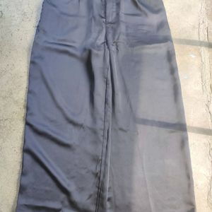 H & M Trouser 70 % Off