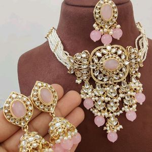 Necklace Set With Earrings And Tika