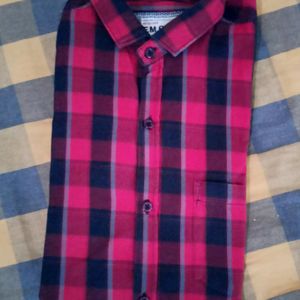 Red ♥️ checks half sleeve shirt xl- size