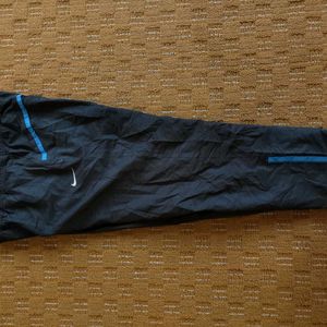 NIKE BLACK TRACKPANT